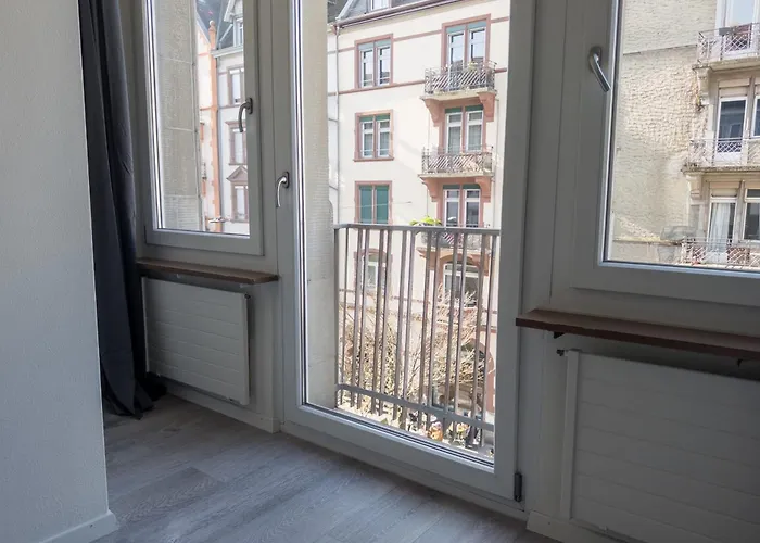 Cozy With Balcony In The Be37 * 苏黎世